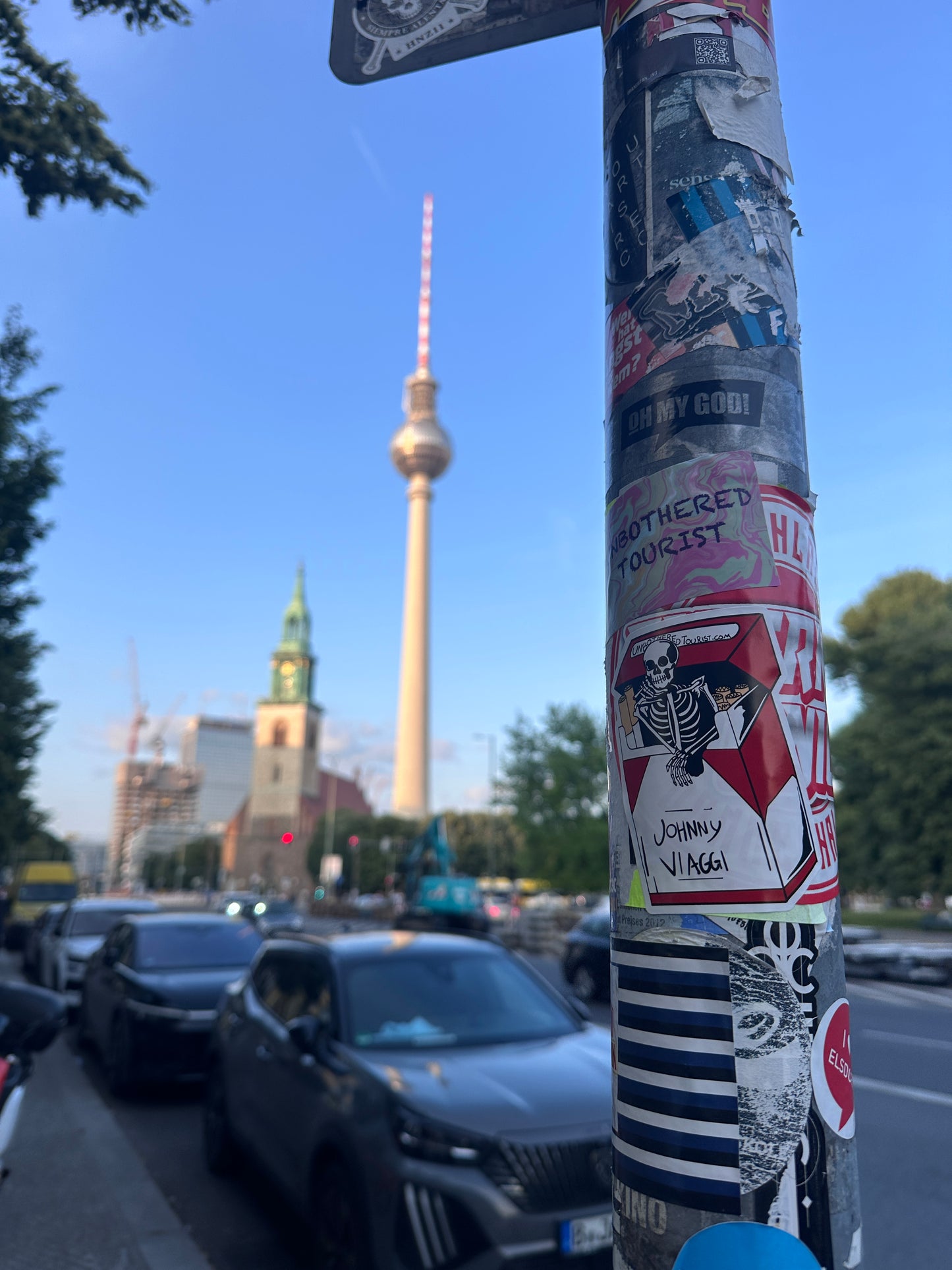 “Johnnyviaggi” sticker