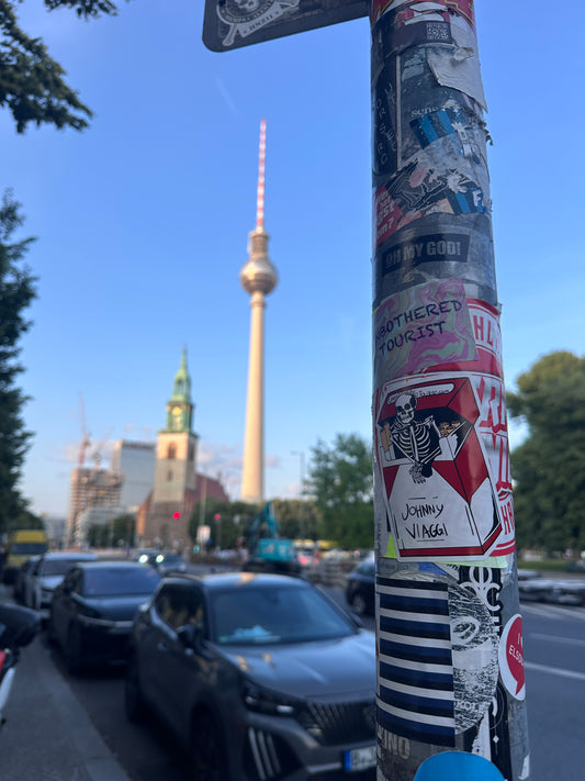 “Johnnyviaggi” sticker
