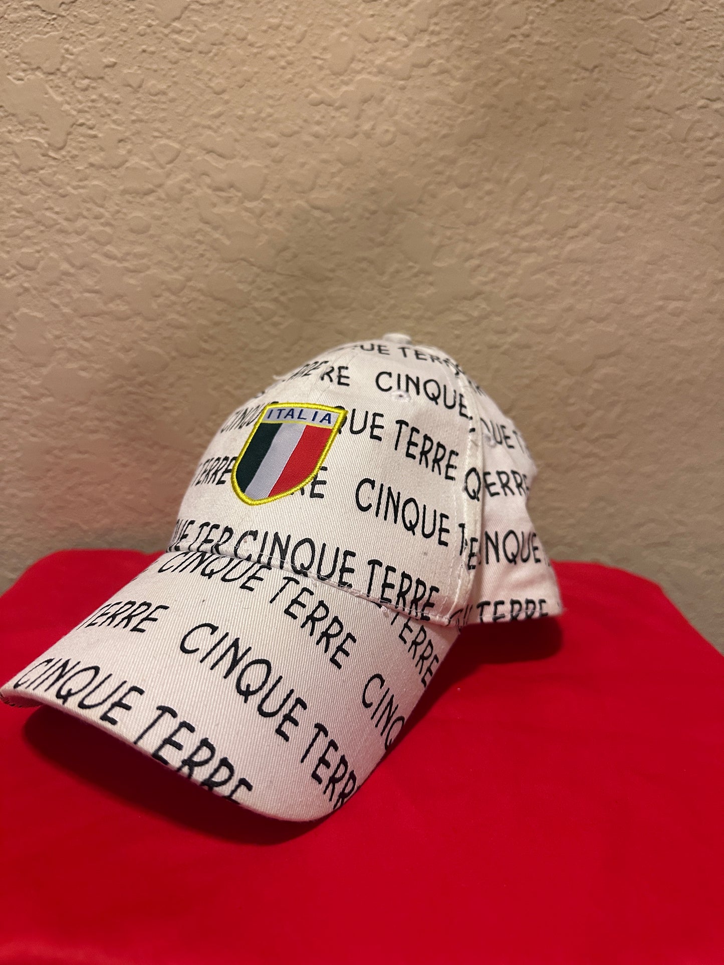 Cinque Terre Velcroback hat